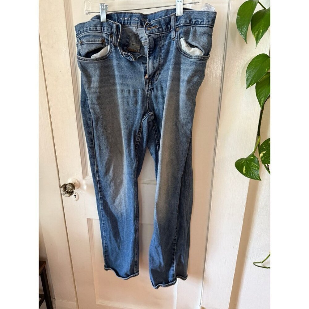 Old Navy men’s size 34 X30 straight blue jeans - Picture 2 of 7